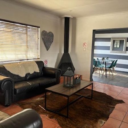 Appartamento Karoo Heart Beaufort West Esterno foto